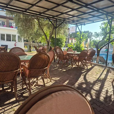 Auberge de jeunesse Bena *